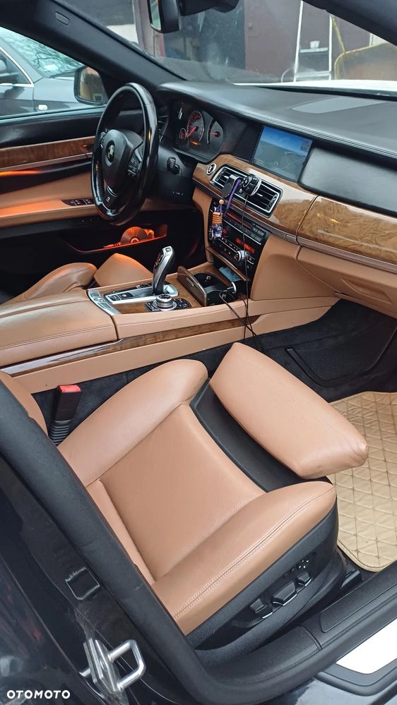 BMW Seria 7 - 10