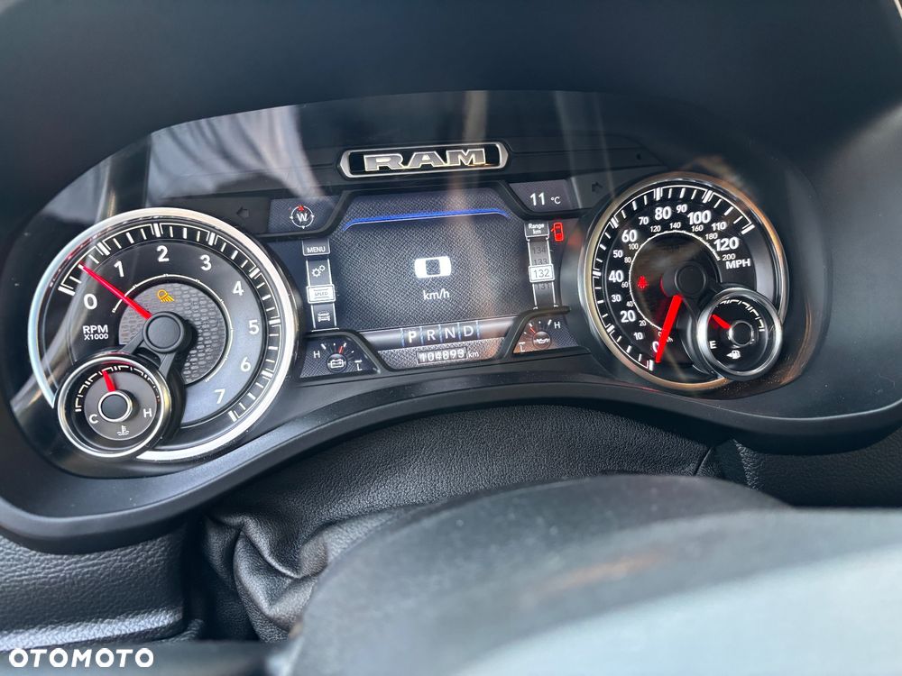 RAM 1500 Crew Cab Shortbed Bighorn - 11