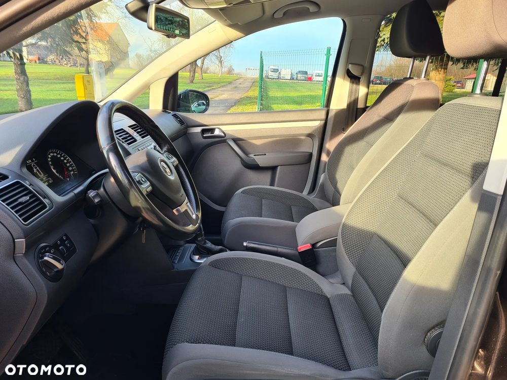 Volkswagen Touran - 4
