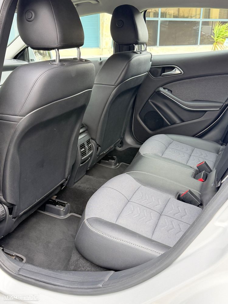 Mercedes-Benz GLA 180 d Style - 11