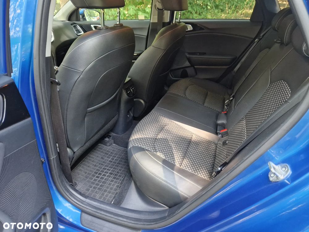 Kia Ceed 1.5 T-GDI L - 38
