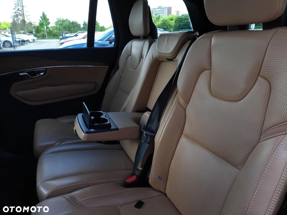 Volvo XC 90 - 25