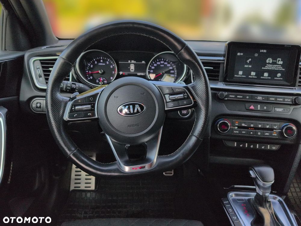 Kia ProCeed - 12