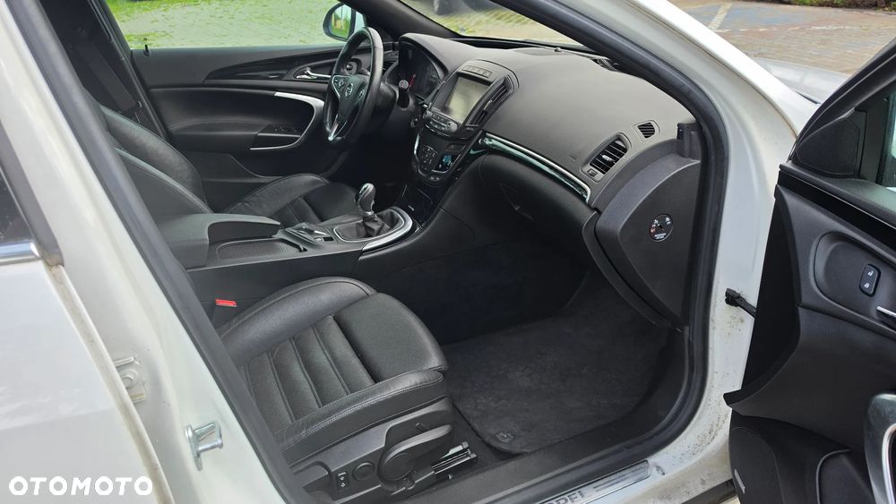 Opel Insignia - 12
