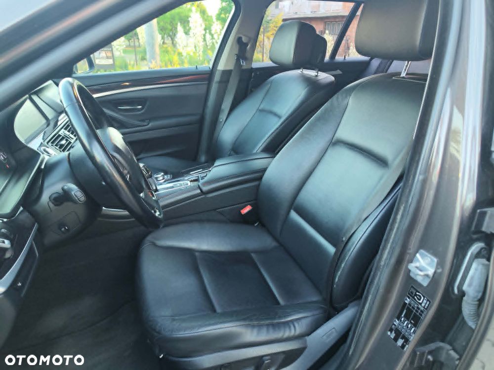 BMW Seria 5 525d - 14