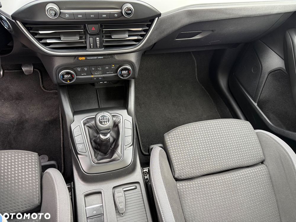 Ford Focus 1.5 EcoBlue Start-Stopp-System TITANIUM DESIGN - 22