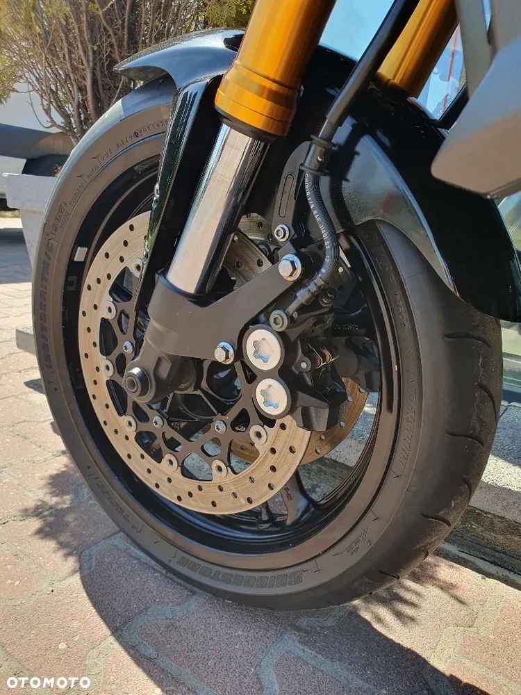 Yamaha FZ - 16