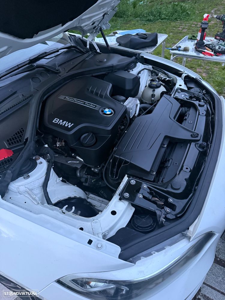 BMW 220 i Sport Line - 13