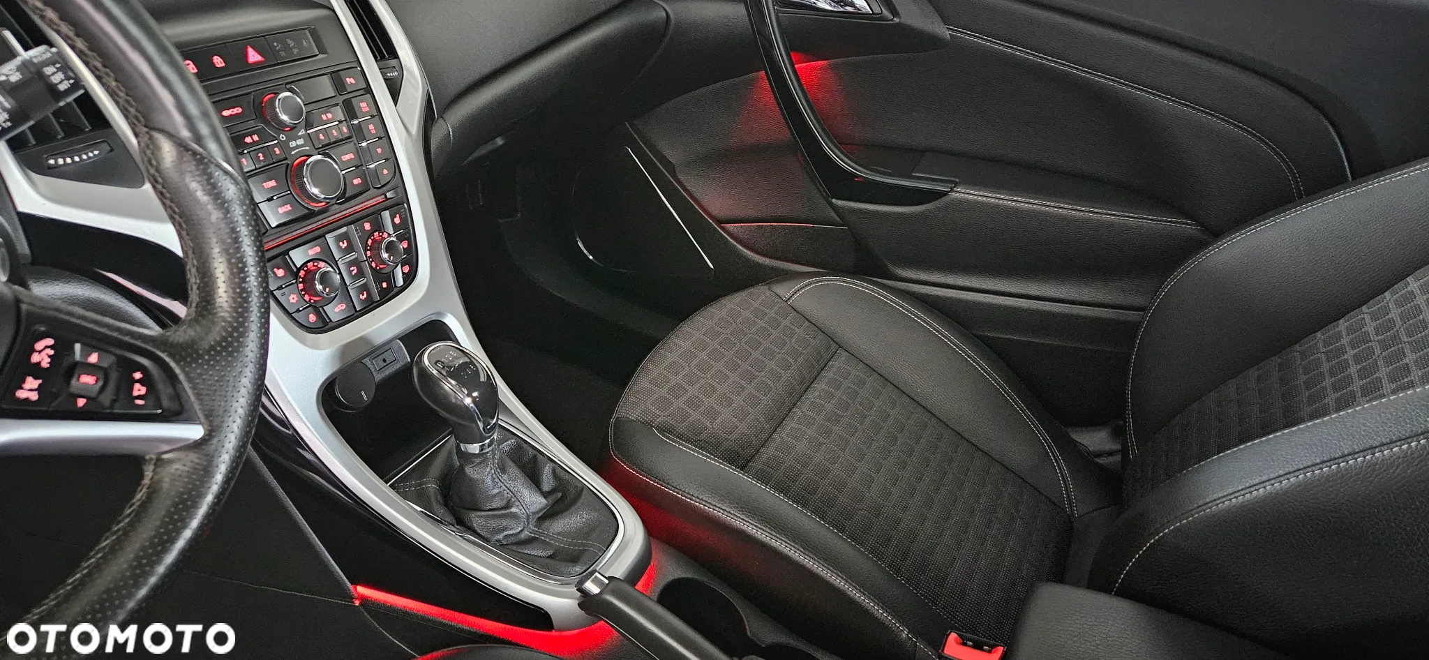 Opel Astra GTC 1.4 Turbo Edition - 34