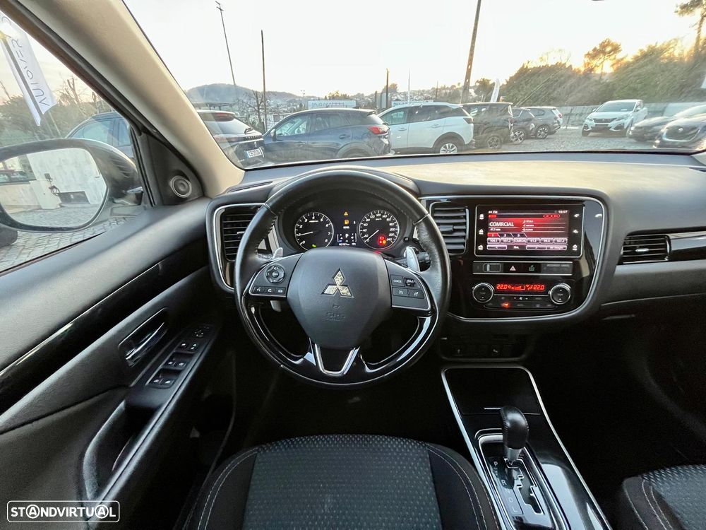 Mitsubishi Outlander 2.0 Kaiteki CVT - 18