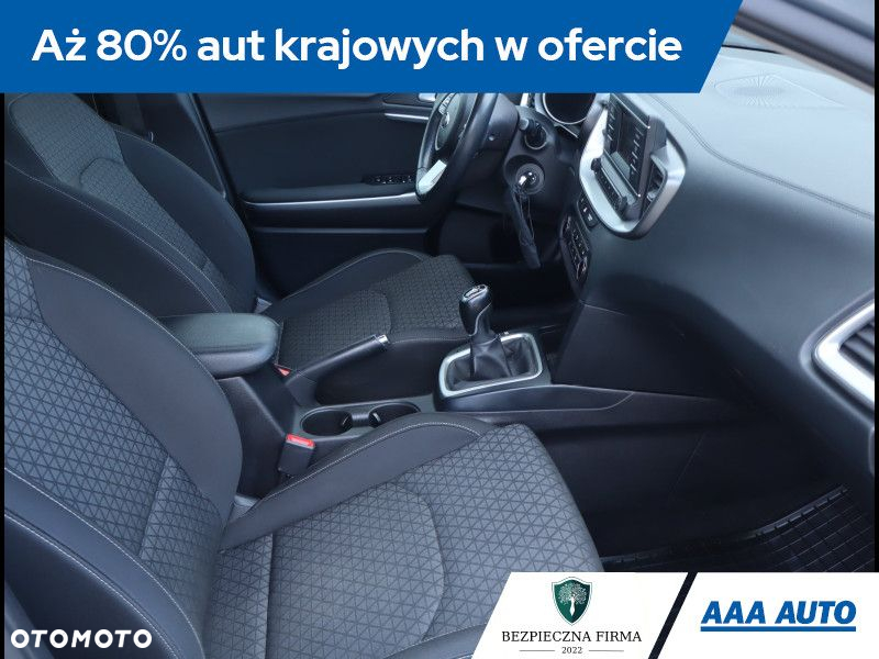 Kia Ceed - 10