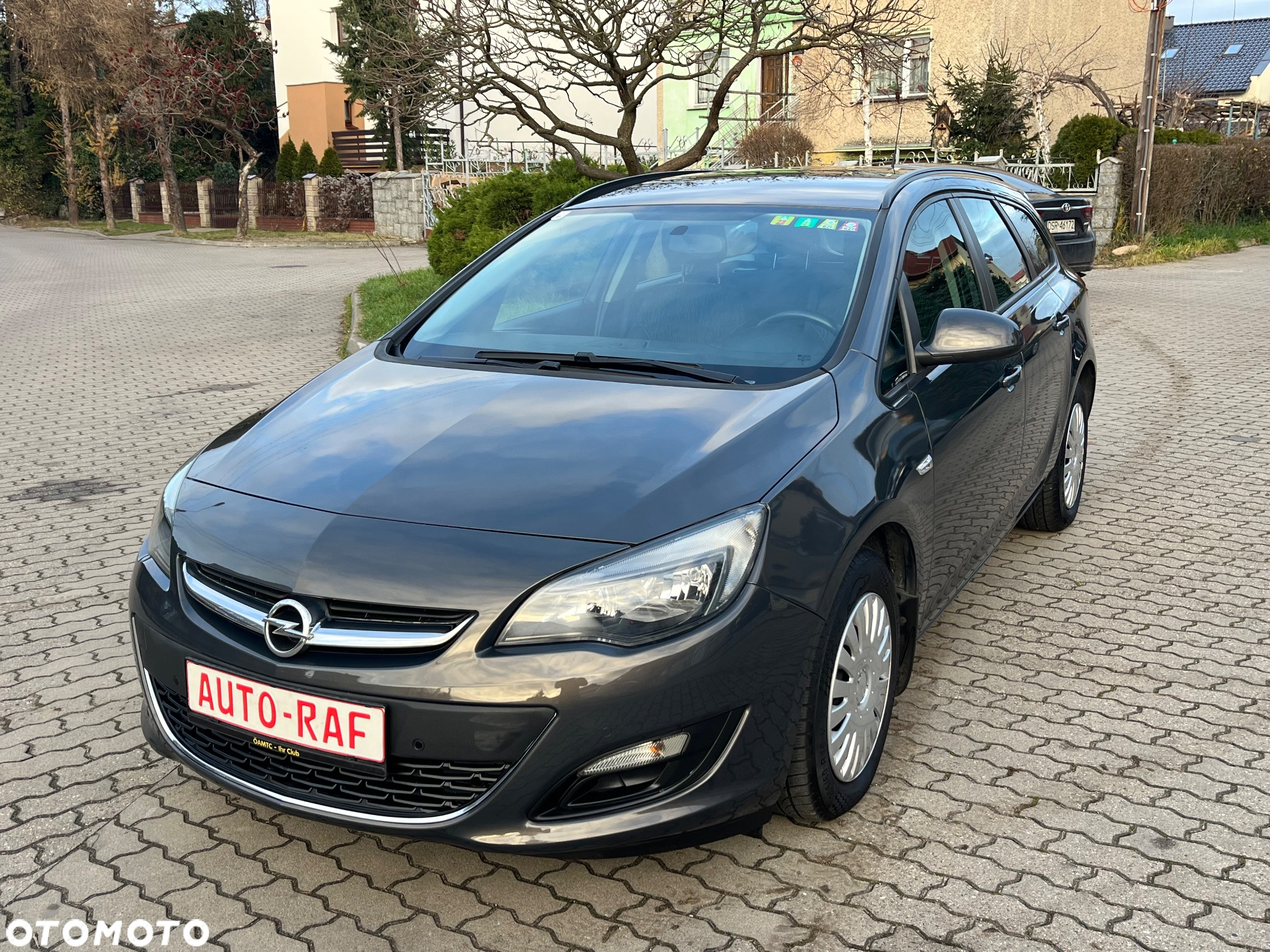 Opel Astra GTC 1.4 Turbo - 12