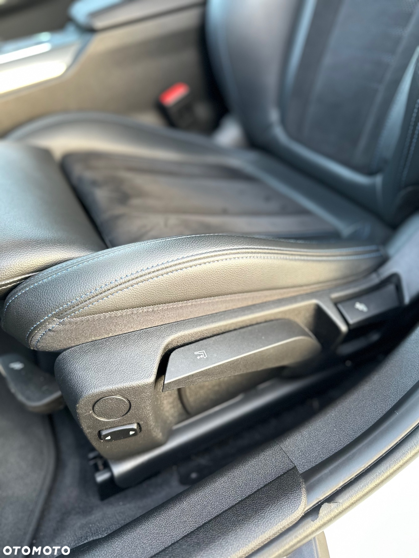 BMW Seria 3 318i M Sport - 28