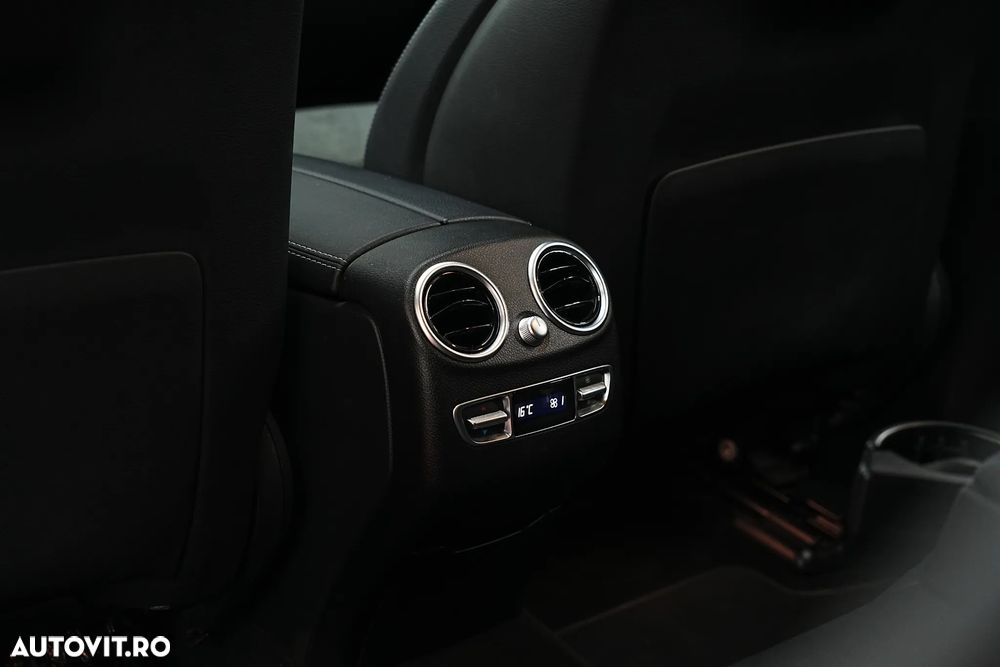 Mercedes-Benz GLC Coupe 300 4Matic 9G-TRONIC AMG Line Plus - 37