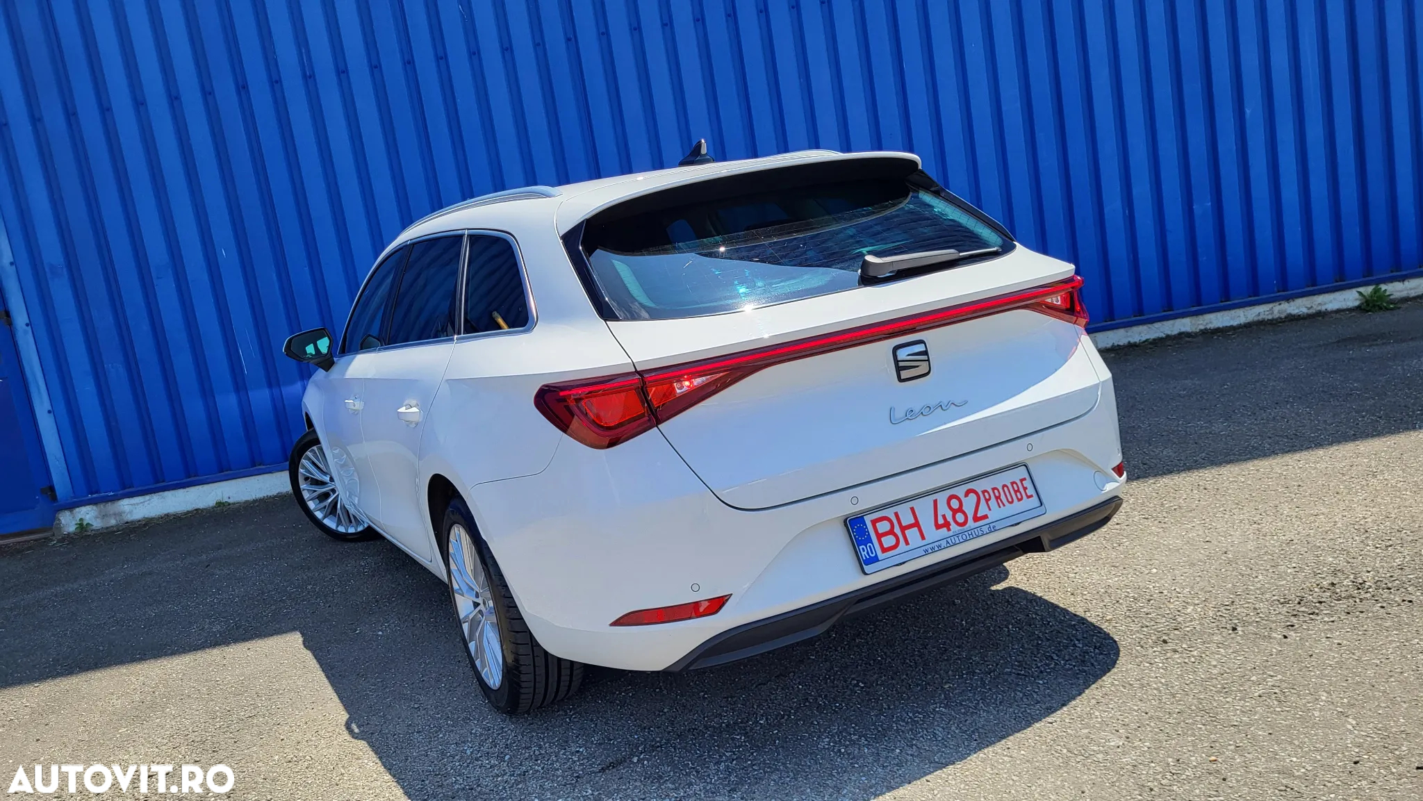 Seat Leon Sportstourer 2.0 TDI DSG Xcellence Plus - 4