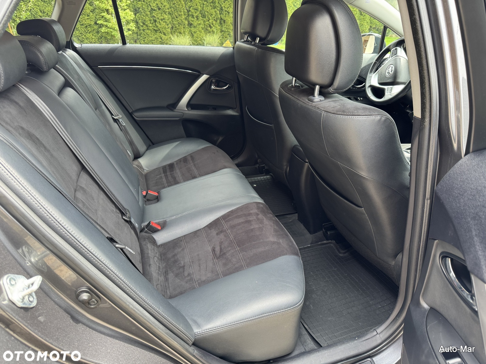 Toyota Avensis 1.8 Premium - 18