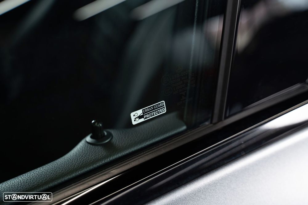 Mercedes-Benz E 300 - 13