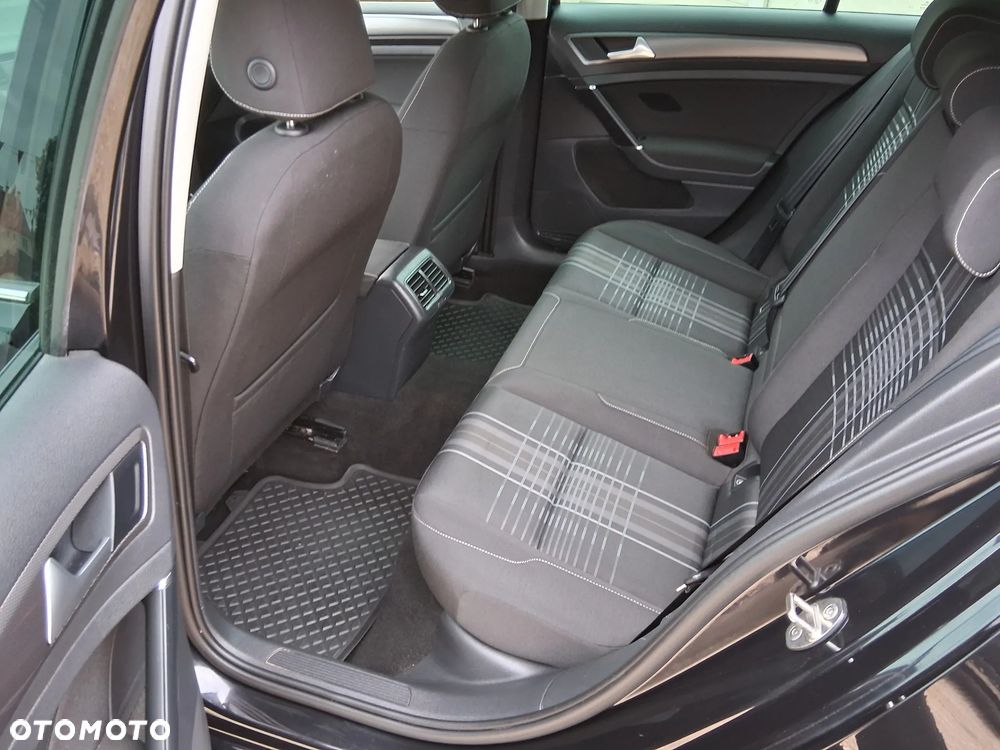 Volkswagen Golf - 15