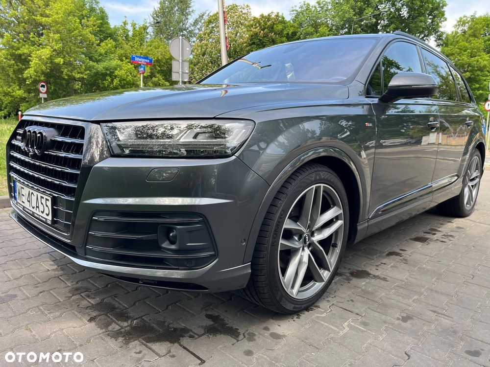 Audi Q7 - 1