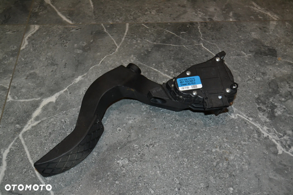 AUDI B6 B7 SEAT EXEO POTENCJOMETR PEDAŁ GAZU TDI 8E1723523F