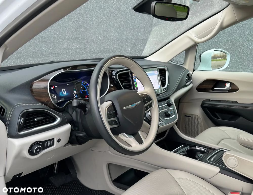 Chrysler Pacifica - 13