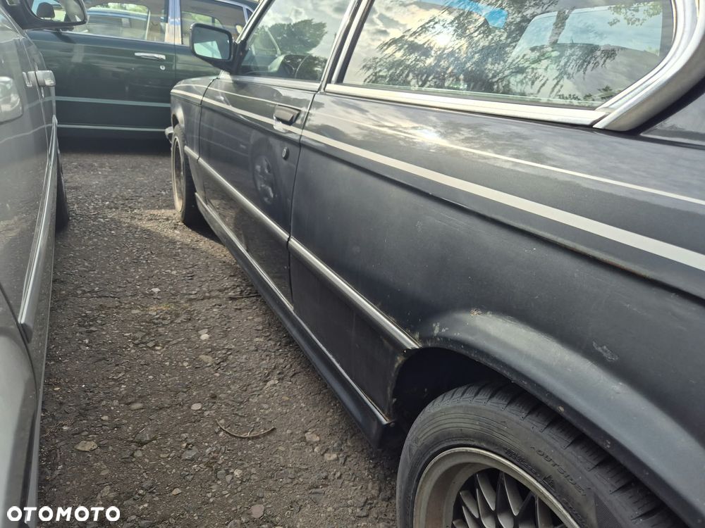 BMW Seria 3 323i - 4