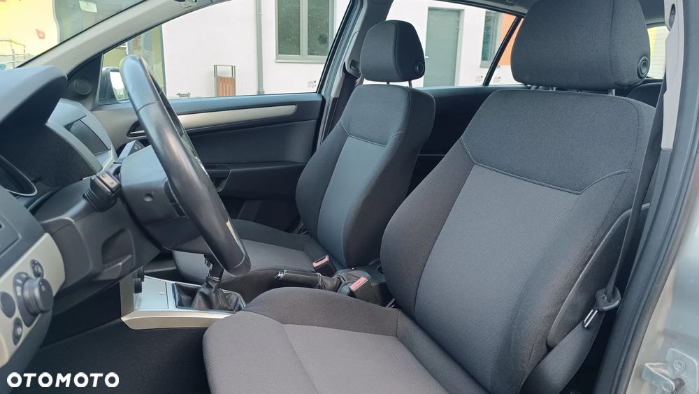 Opel Astra 1.6 Catch me - 25