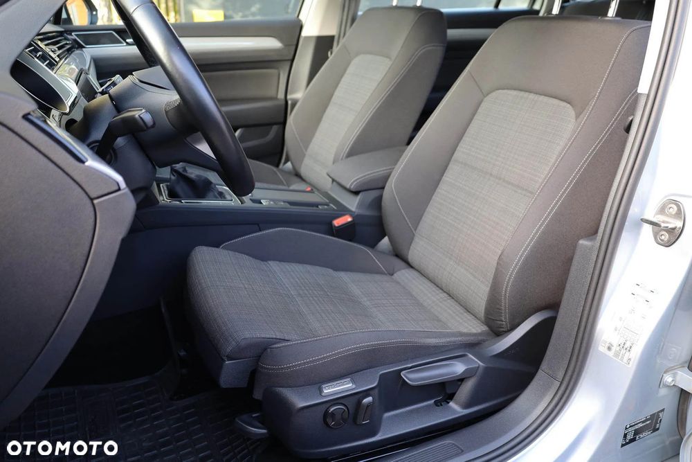 Volkswagen Passat 2.0 TDI EVO Business - 29