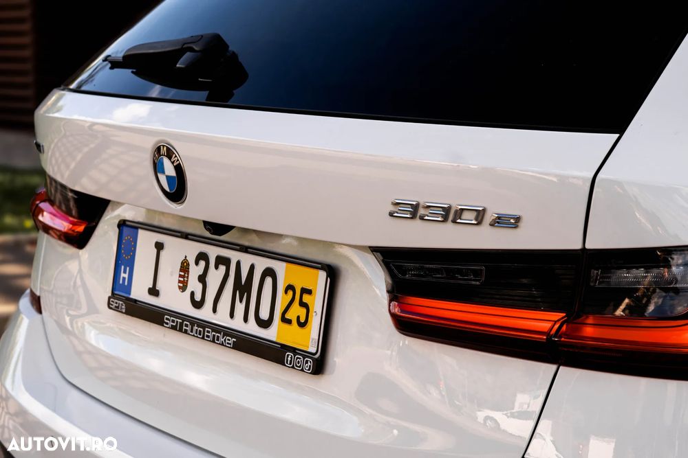 BMW Seria 3 330e Touring xDrive Aut. M Sport - 13