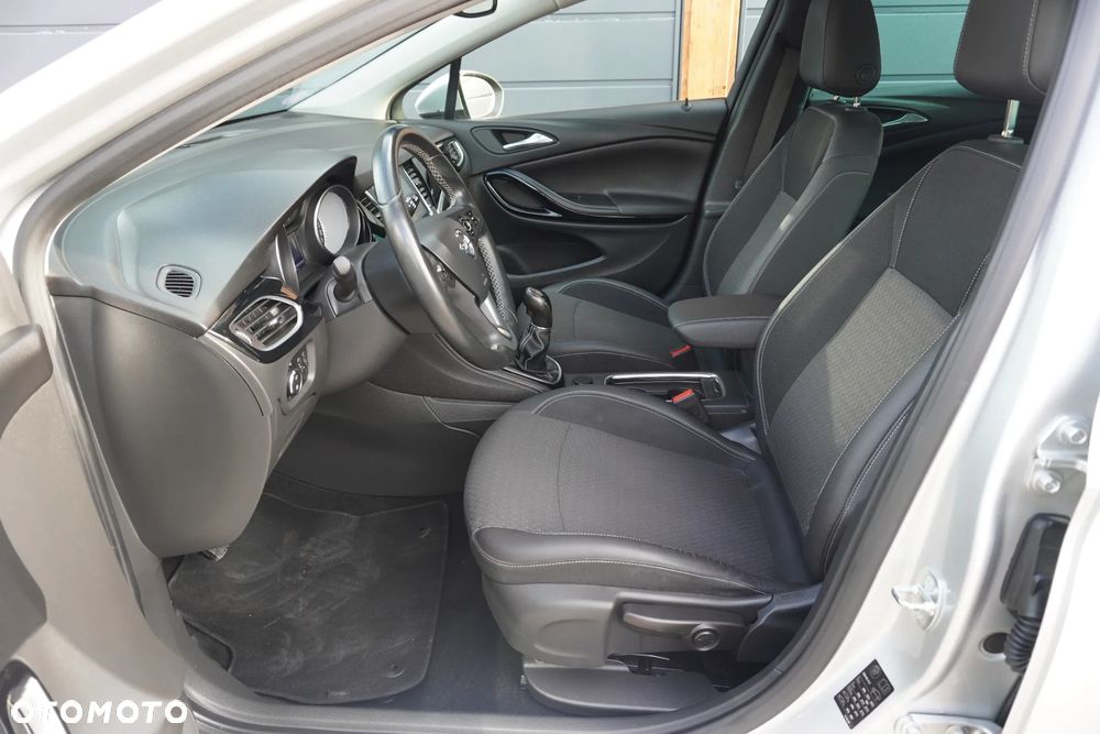 Opel Astra 1.4 Turbo Innovation - 17