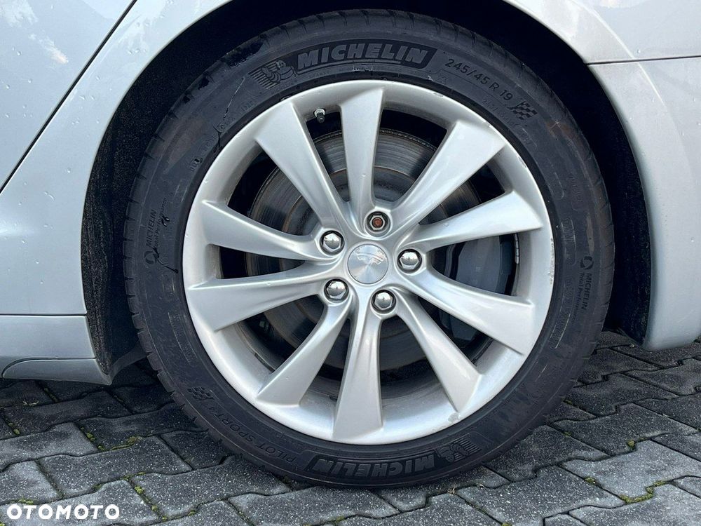 Tesla Model S 75 - 13