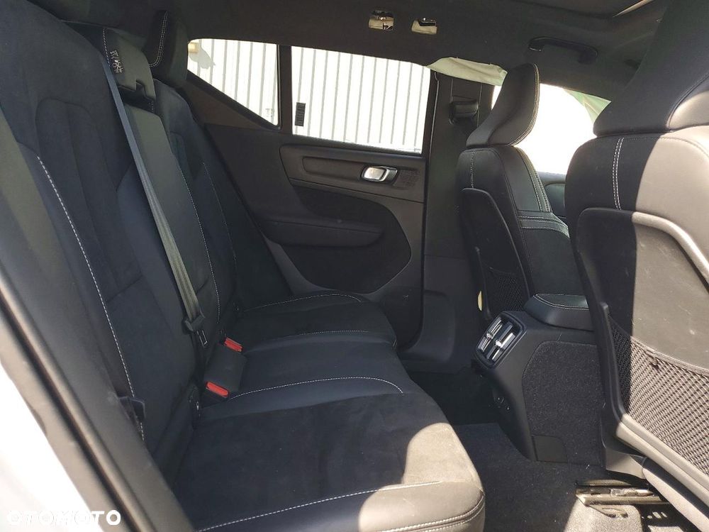 Volvo XC 40 T5 AWD R-Design - 12