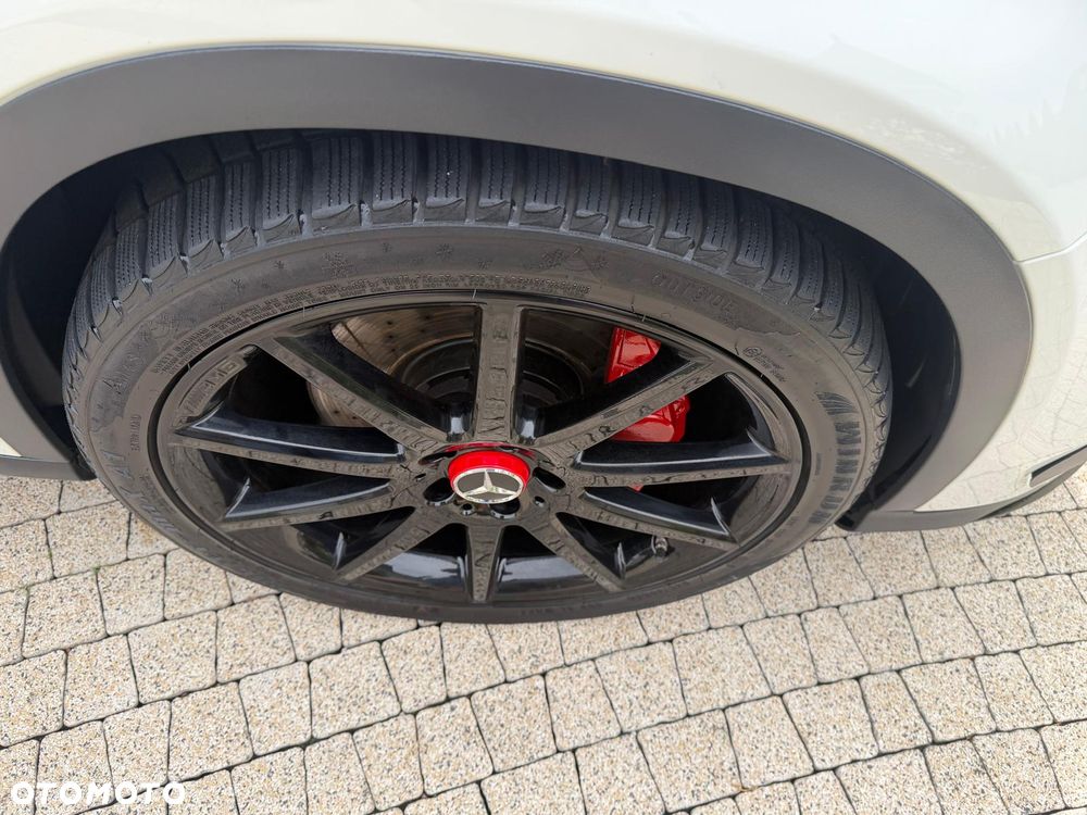 Mercedes-Benz GLA 45 AMG 4Matic 7G-DCT - 13