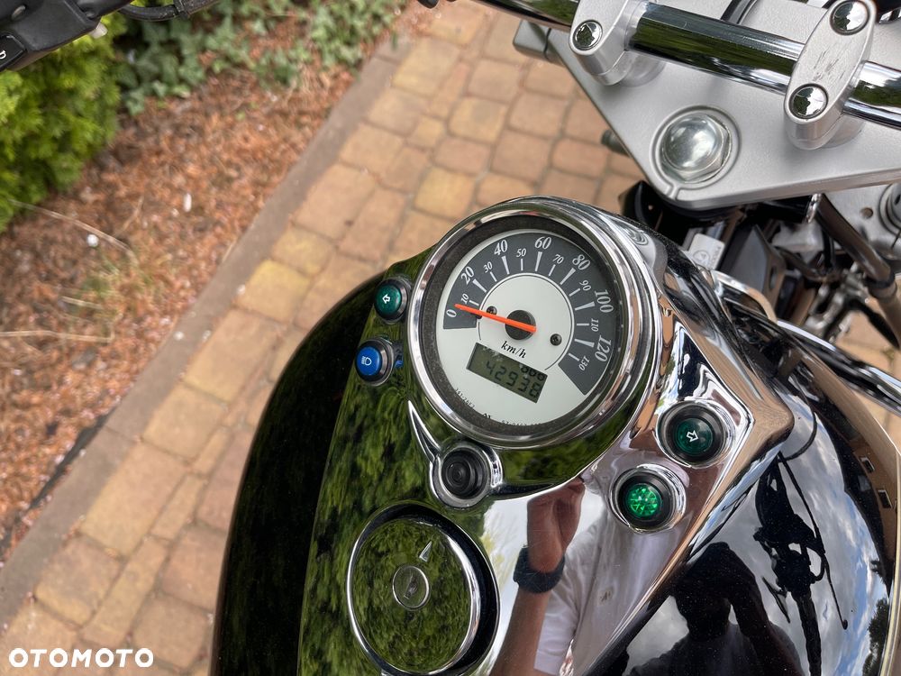 Suzuki Intruder - 8