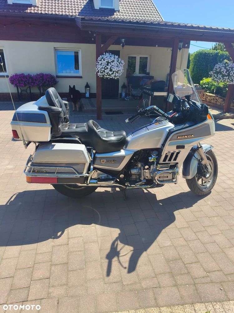 Honda GL - 10