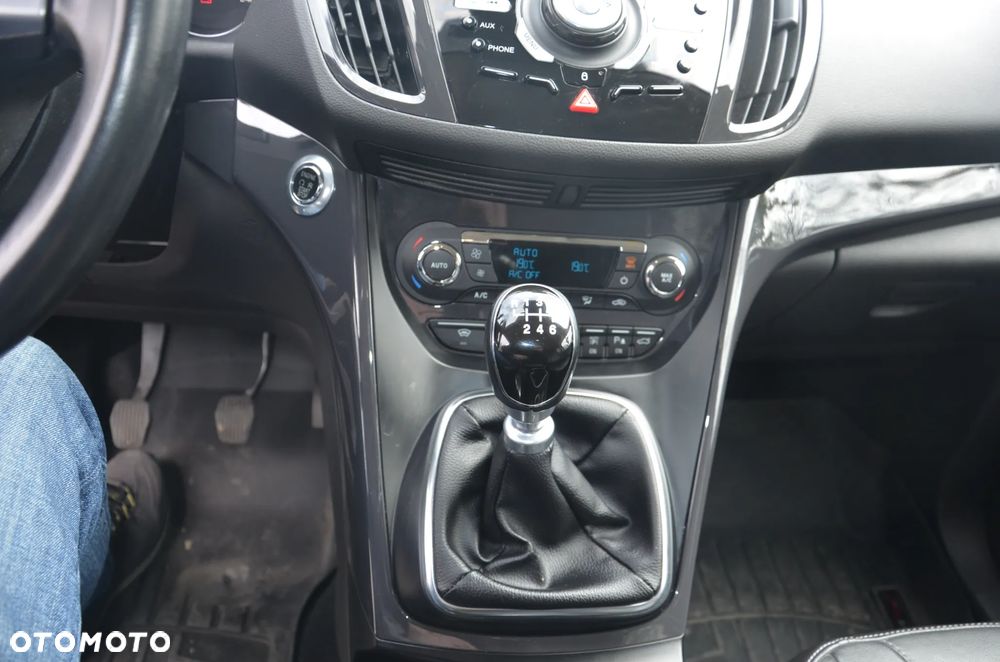 Ford Kuga 2.0 TDCi 4x4 Titanium - 6