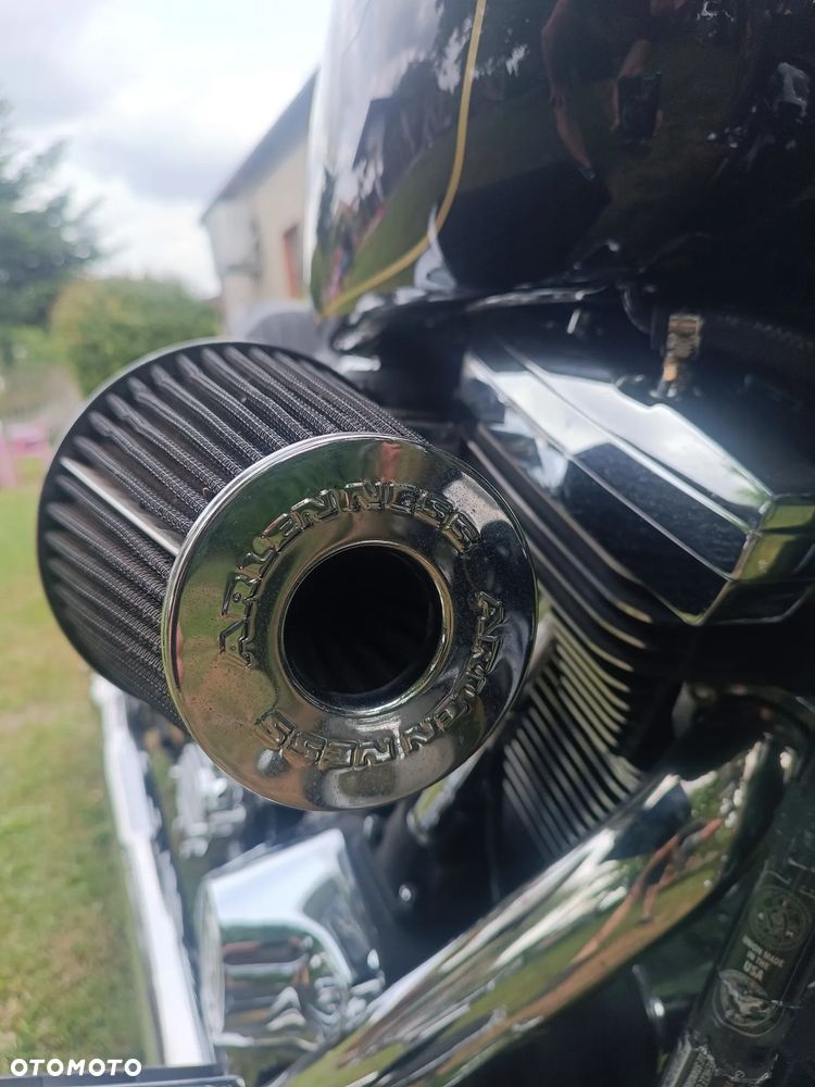 Harley-Davidson Softail Fat Bob - 25