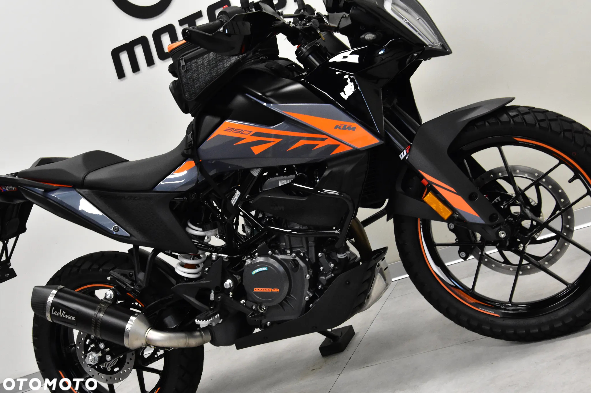 KTM Adventure - 11