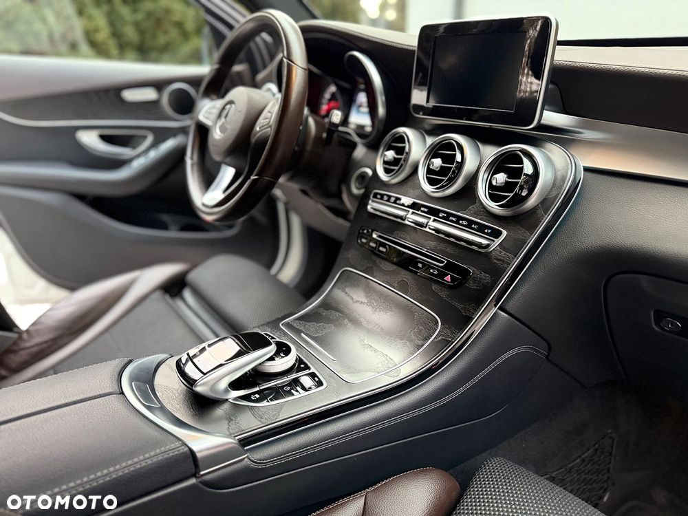 Mercedes-Benz GLC - 12