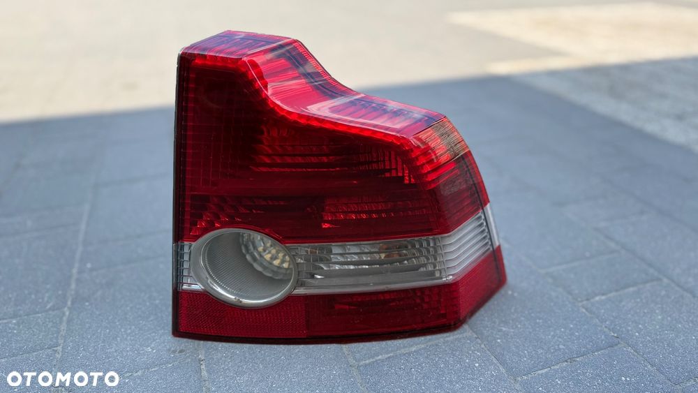 Lampa prawa tył Volvo s40 tylna Europa 04-07 oryginał