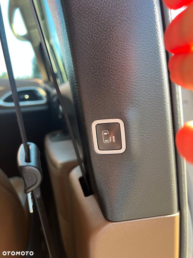 Chrysler Pacifica - 16