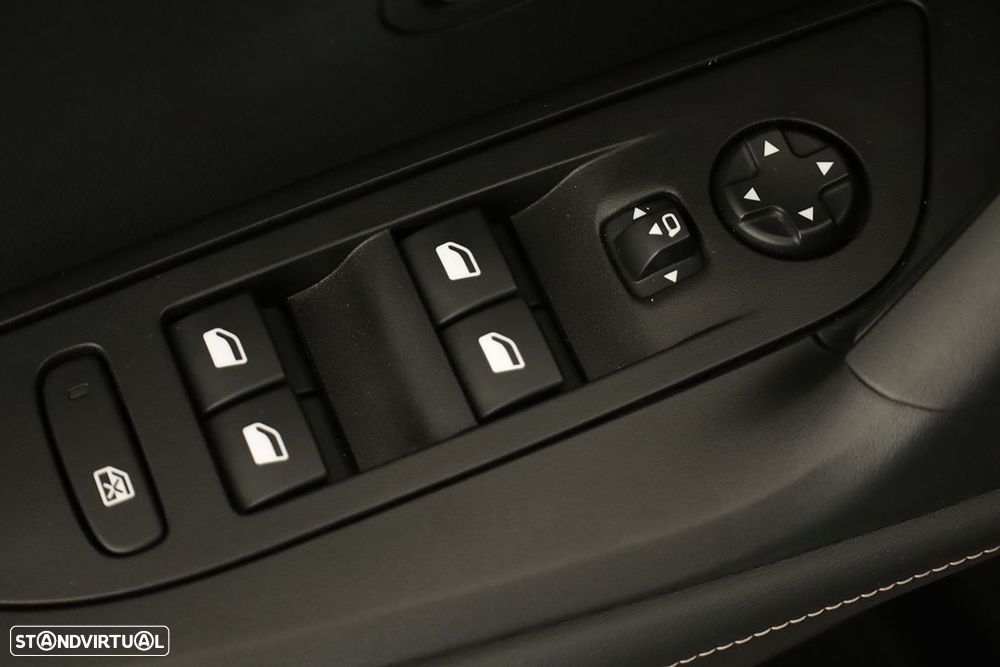 Peugeot 2008 1.2 PureTech Allure - 20