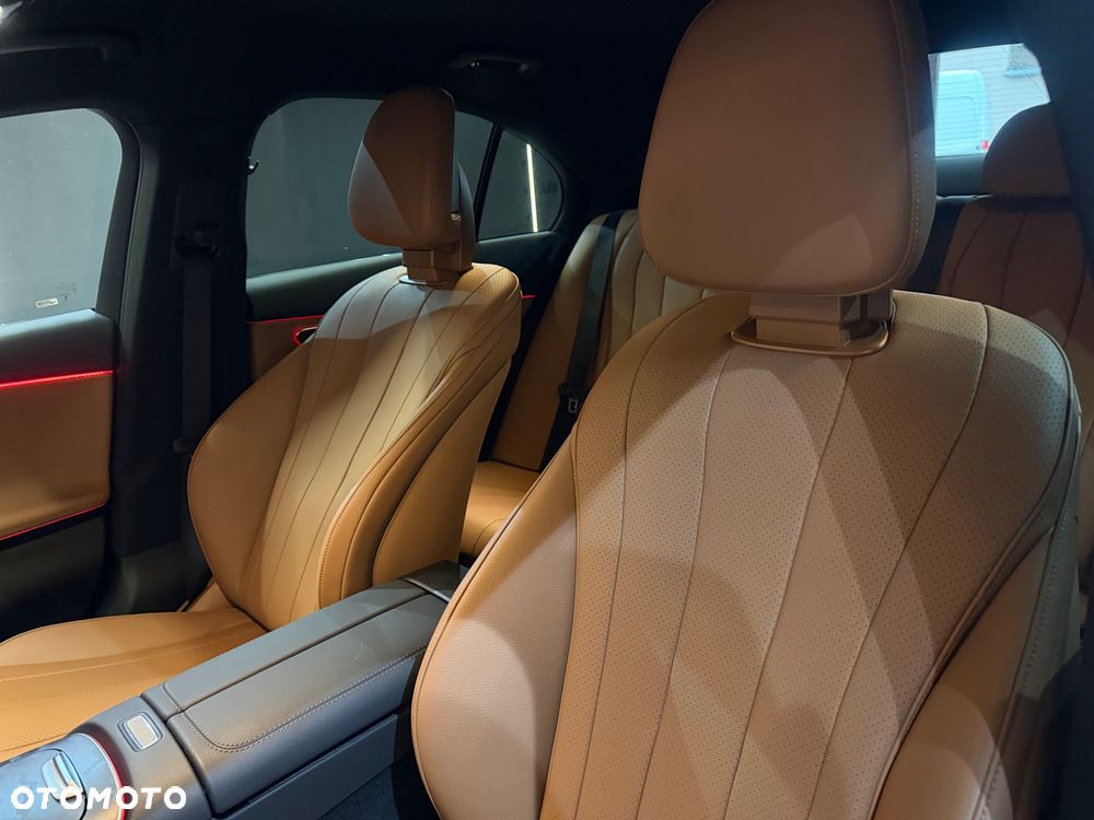 Mercedes-Benz Klasa E 220 d mHEV AMG 9G-Tronic - 14