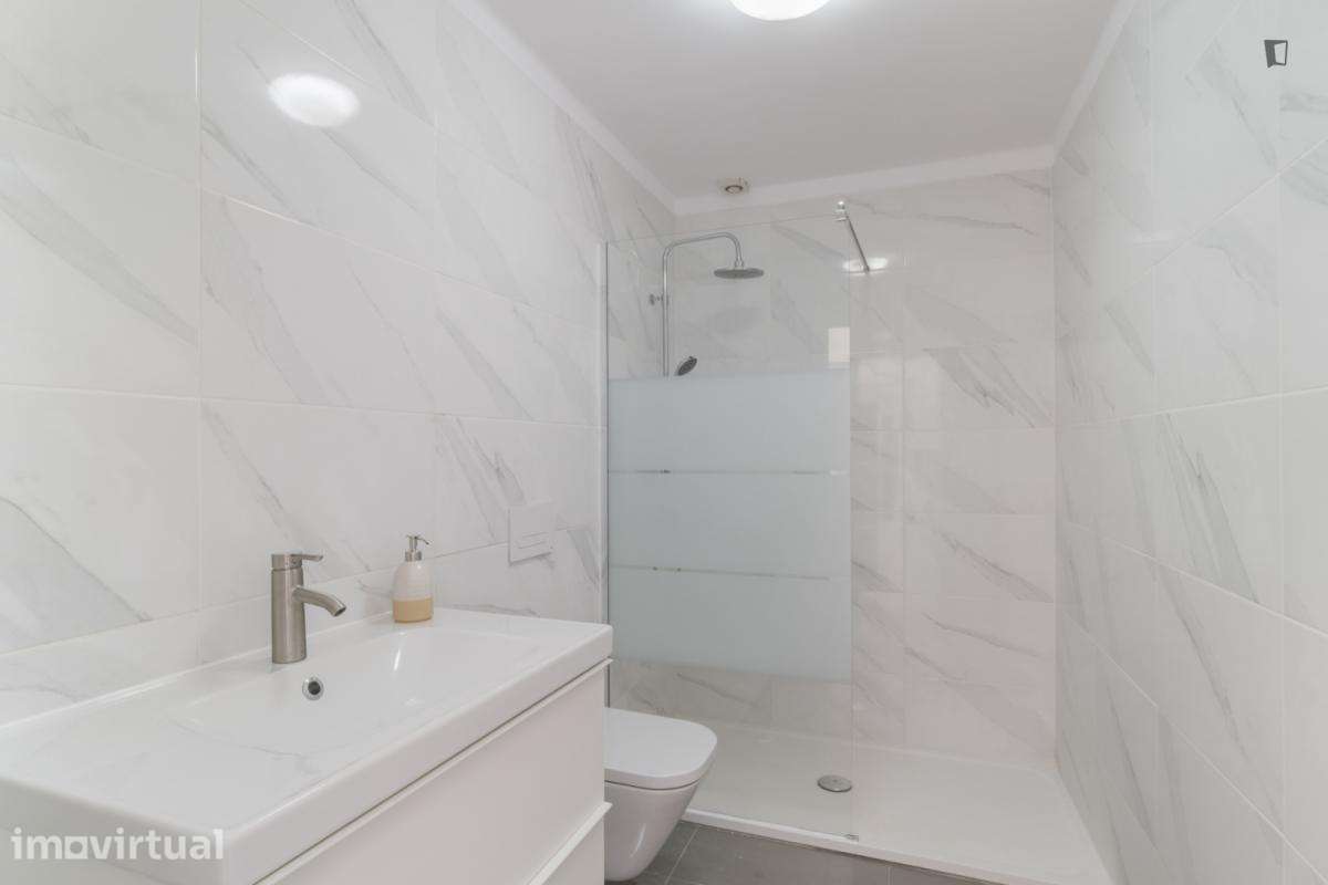 Quarto - localizado em Penha de França Lisbon - Grande imagem: 5/13