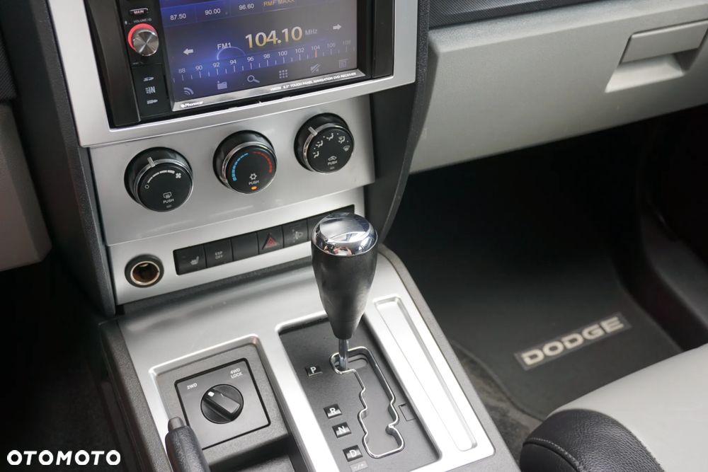 Dodge Nitro 2.8 CRD DPF Automatik R/T - 19