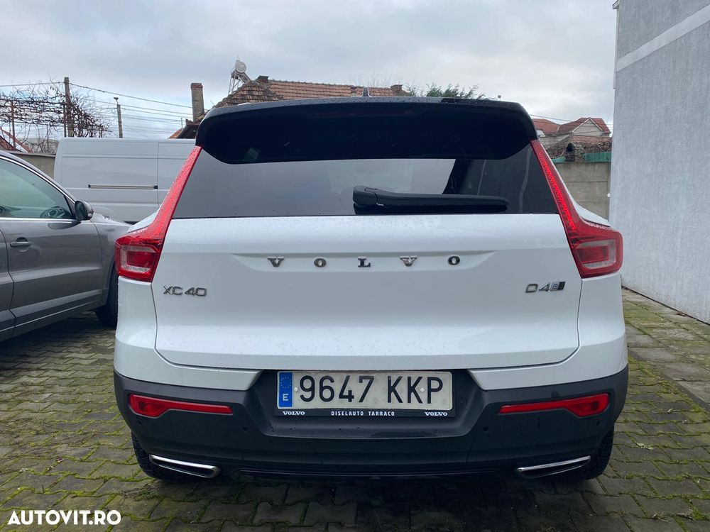 Volvo XC 40 D4 AWD R-Design - 2