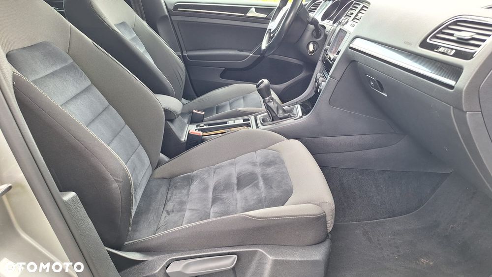 Volkswagen Golf 2.0 TDI SCR Highline - 19