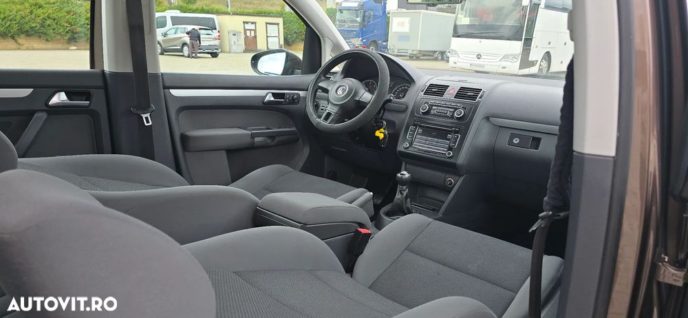 Volkswagen Touran 1.6 TDI SCR BlueMotion Technology Comfortline - 13