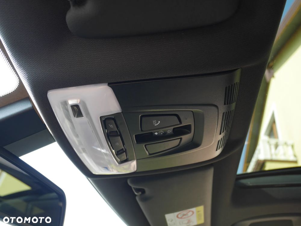 BMW Seria 3 318d Sport Line - 26