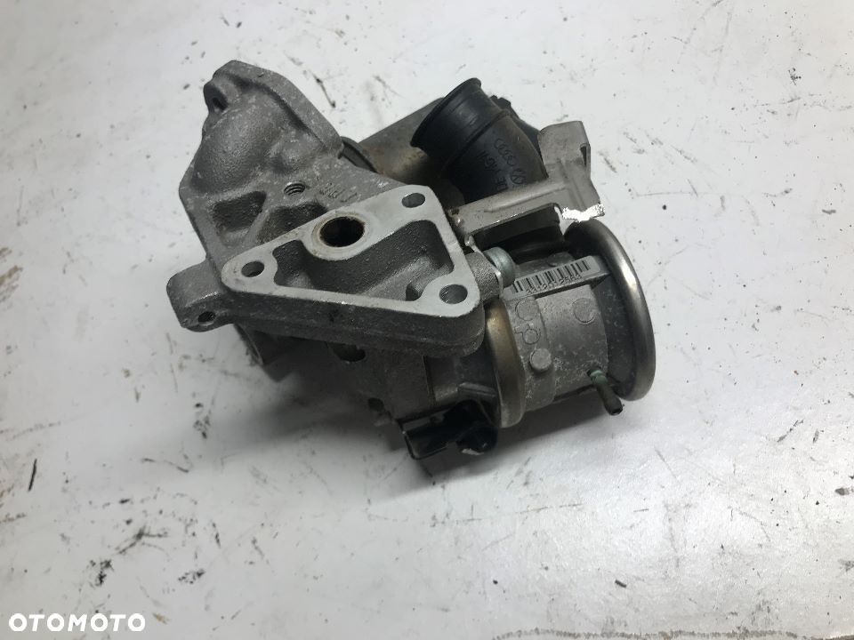 Króciec EGR  VW PASSAT B5 FL 1.6 06B131817L - 1